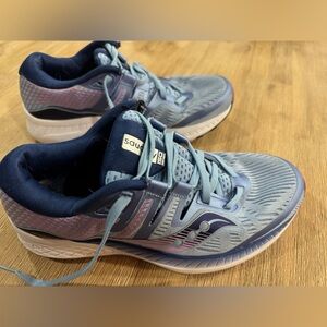Saucony Women's Athletic Shoes in Blue and Pink Size 9